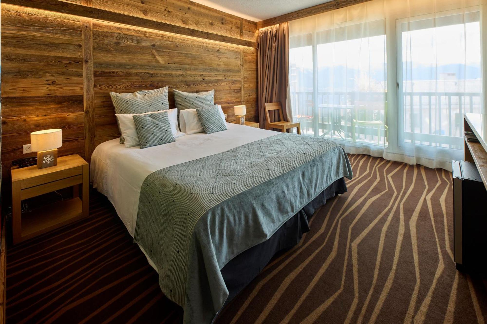 Hotel Le Grand Tétras Font-Romeu-Odeillo-Via Esterno foto