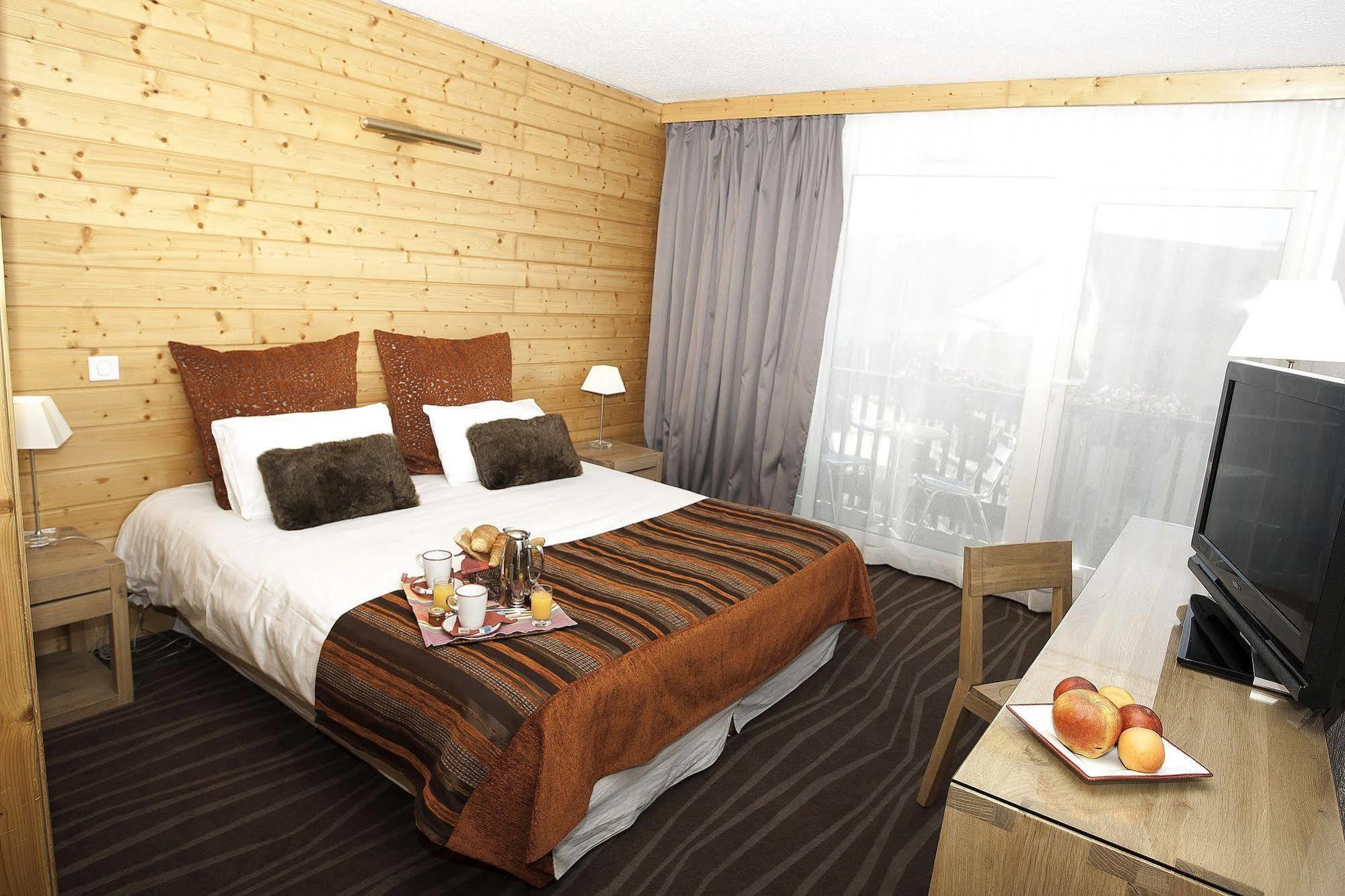 Hotel Le Grand Tétras Font-Romeu-Odeillo-Via Esterno foto