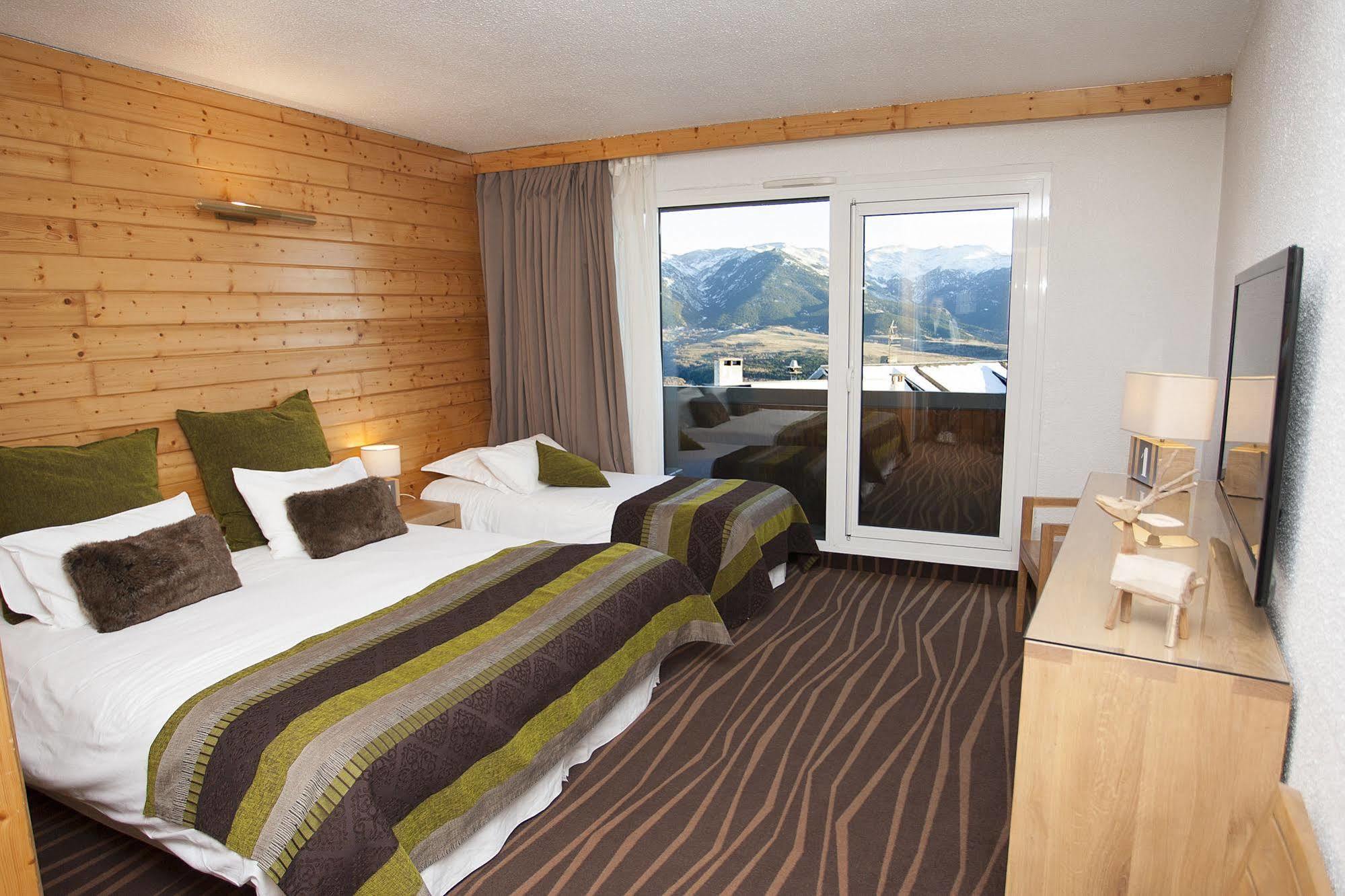 Hotel Le Grand Tétras Font-Romeu-Odeillo-Via Esterno foto