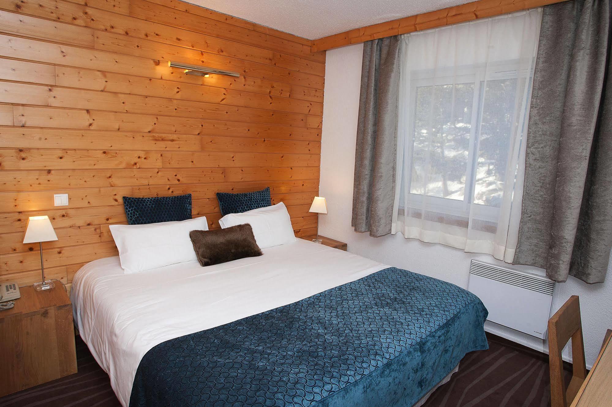 Hotel Le Grand Tétras Font-Romeu-Odeillo-Via Esterno foto