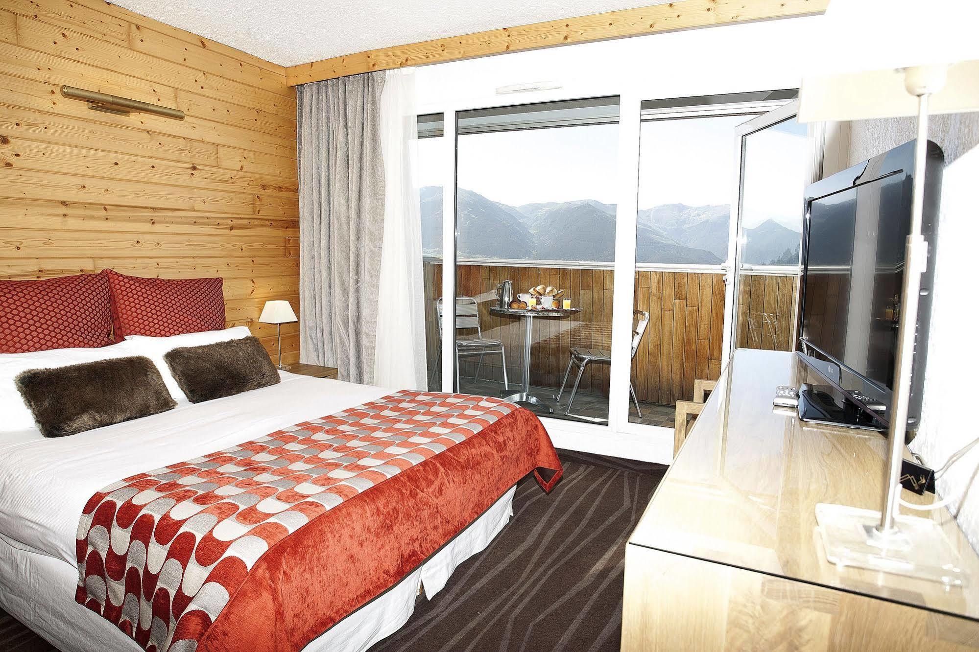Hotel Le Grand Tétras Font-Romeu-Odeillo-Via Esterno foto